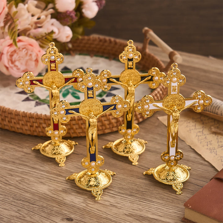 Christianartworkshop Prunkvolles St.-Benedikt-Kreuz als Tischdekoration mit Goldfinish und Perlenverzierungen: Ein Symbol göttlichen Schutzes - image 0