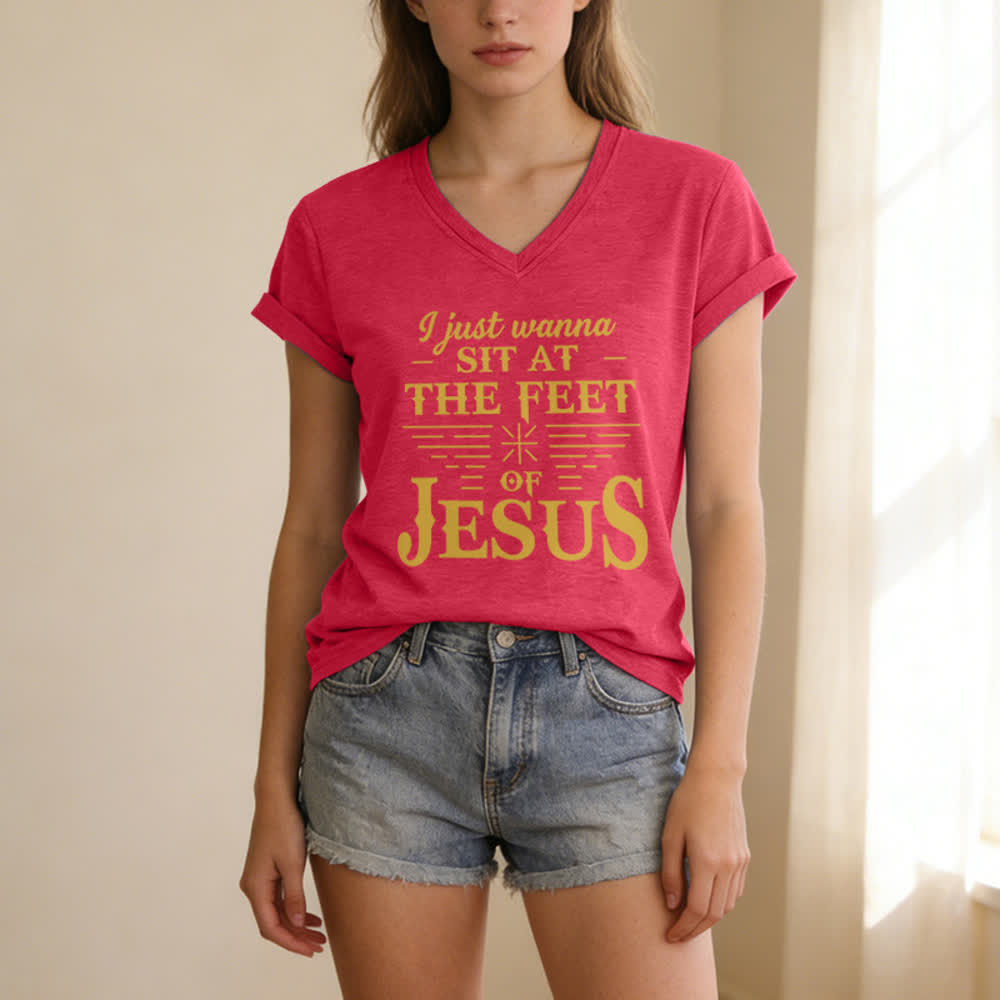 Christianartworkshop Ich möchte einfach nur zu Füßen Jesu sitzen – T-Shirt mit V-Ausschnitt - image 23
