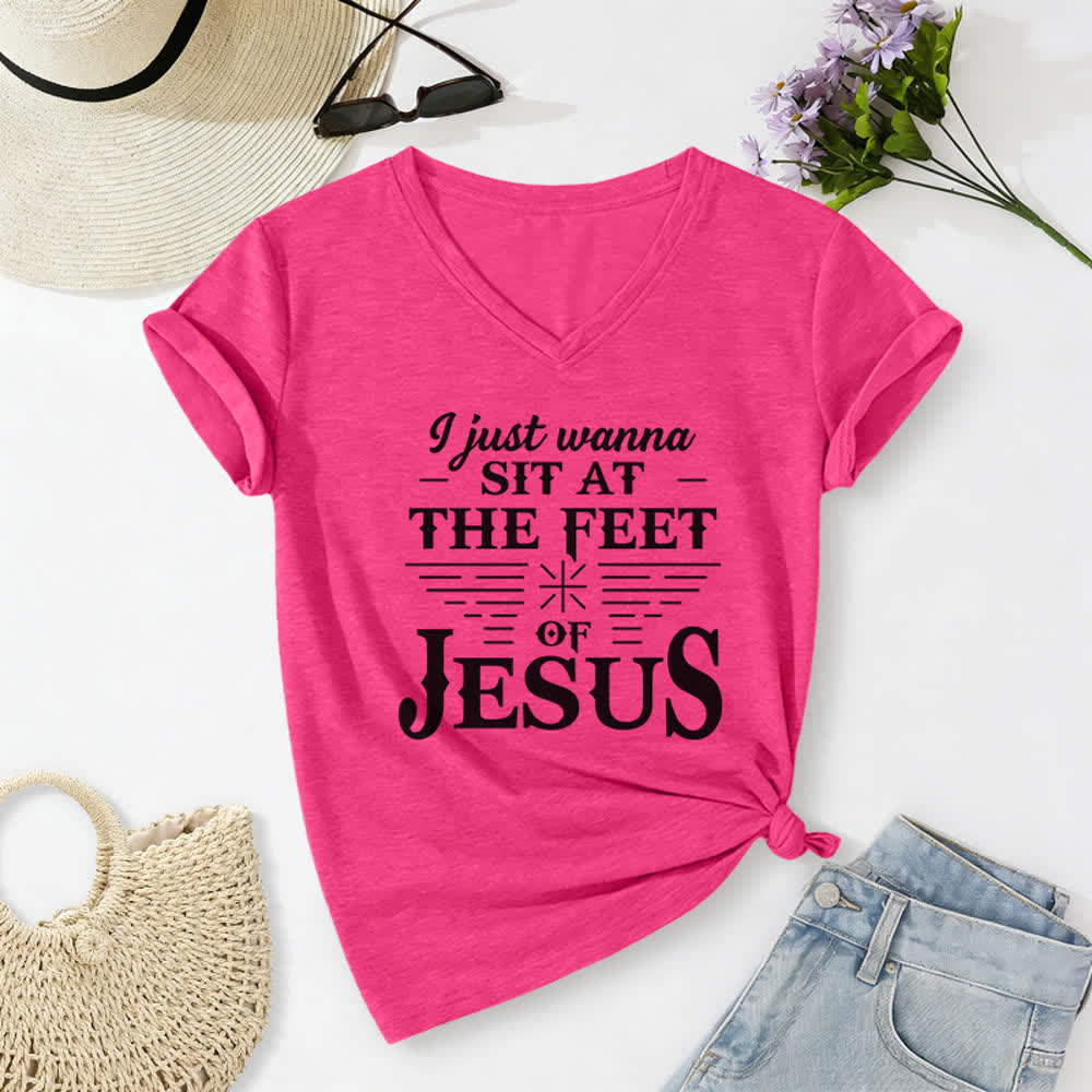 Christianartworkshop Ich möchte einfach nur zu Füßen Jesu sitzen – T-Shirt mit V-Ausschnitt - Rot - 2XL - image 20