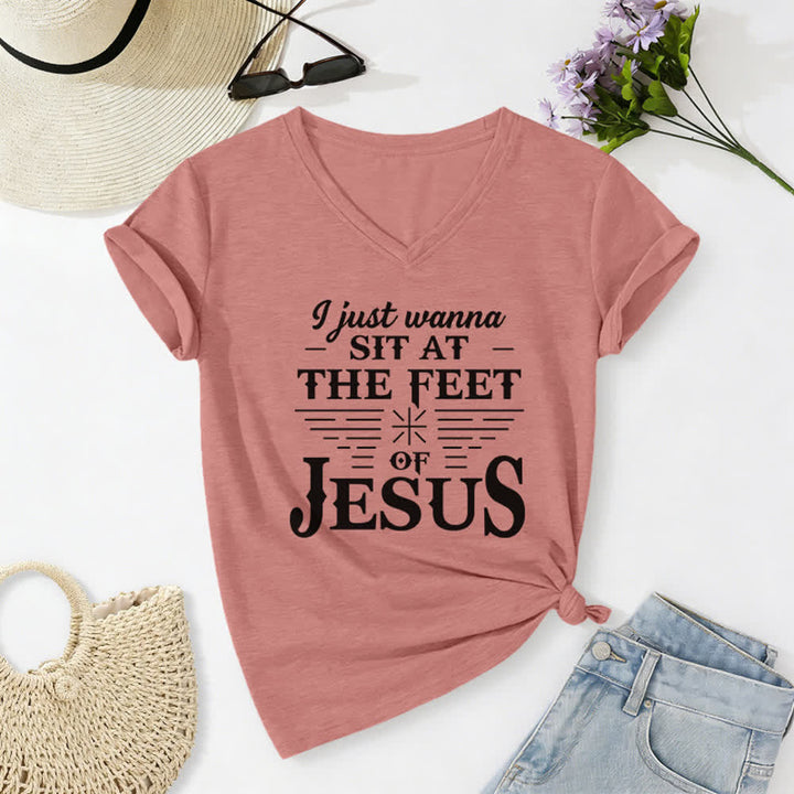Christianartworkshop Ich möchte einfach nur zu Füßen Jesu sitzen – T-Shirt mit V-Ausschnitt - Hellrosa - 2XL - image 18