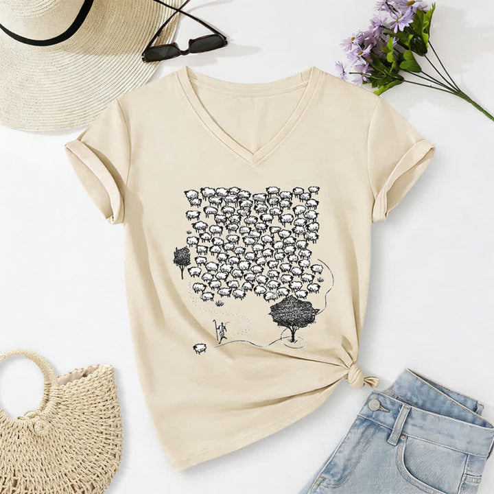 Christianartworkshop T-Shirt mit Schafsherde-Grafikdruck und V-Ausschnitt - Beige - 2XL - image 0
