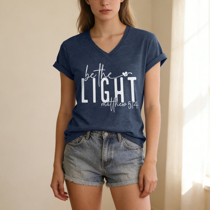 Christianartworkshop Damen-T-Shirt mit V-Ausschnitt und dem Aufdruck „Sei das Licht“ - image 19
