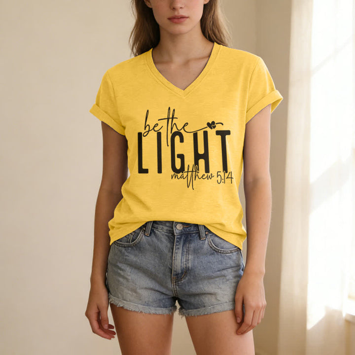 Christianartworkshop Damen-T-Shirt mit V-Ausschnitt und dem Aufdruck „Sei das Licht“ - image 11
