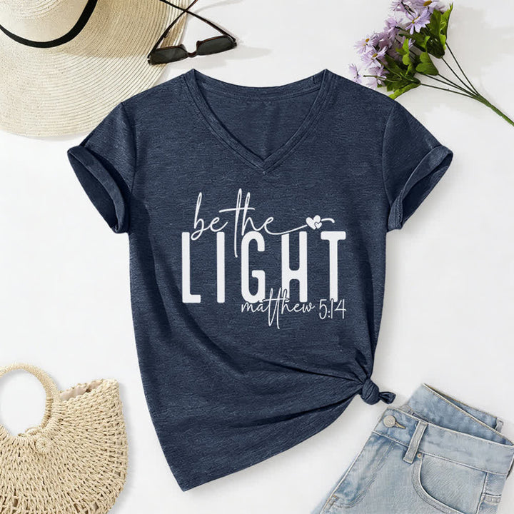 Christianartworkshop Damen-T-Shirt mit V-Ausschnitt und dem Aufdruck „Sei das Licht“ - Marineblau - 2XL - image 18