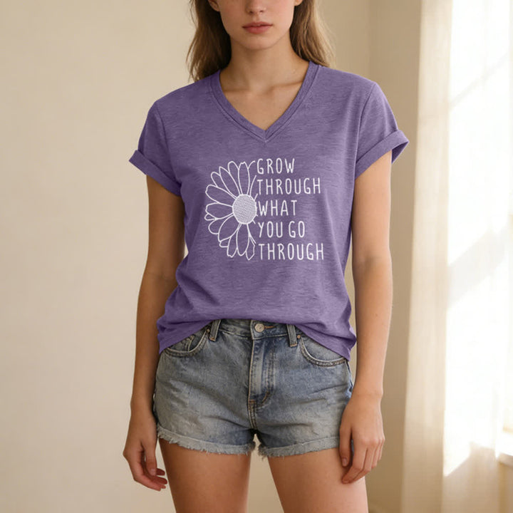 Christianartworkshop Damen-T-Shirt mit V-Ausschnitt und Aufdruck „Wachse durch das, was du durchmachst“ - image 25