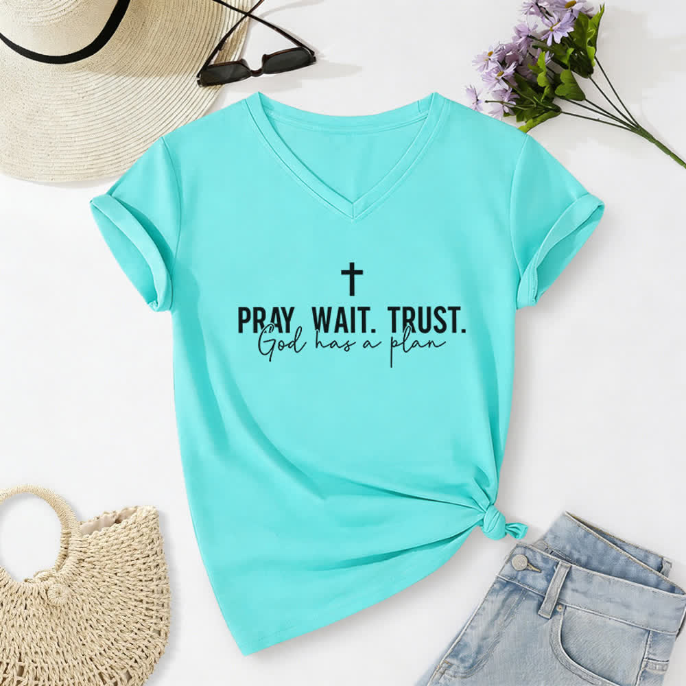 Christianartworkshop Damen-T-Shirt mit V-Ausschnitt: „Bete, warte, vertraue darauf, dass Gott einen Plan hat“. - Himmelblau - 2XL - image 16