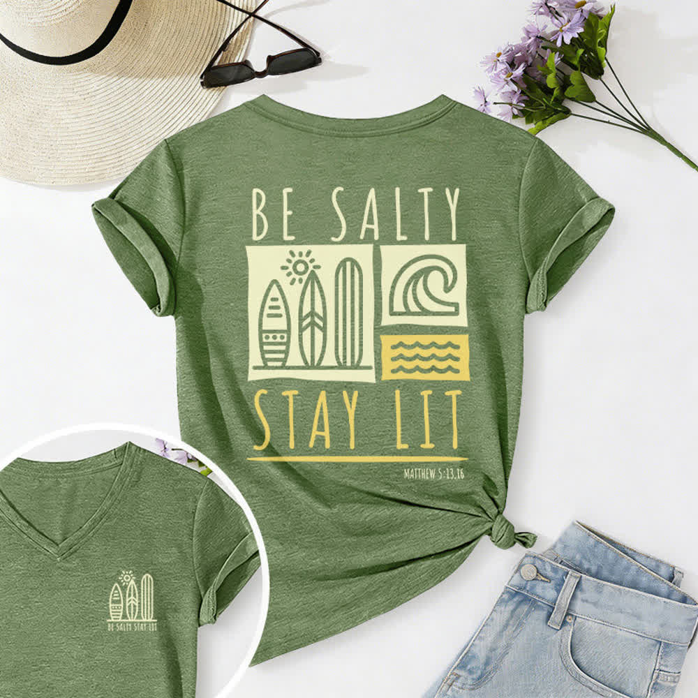 Christianartworkshop Damen Be Salty Stay Lit Bedrucktes Freizeit-T-Shirt mit V-Ausschnitt - Olivgrün - 2XL - image 30