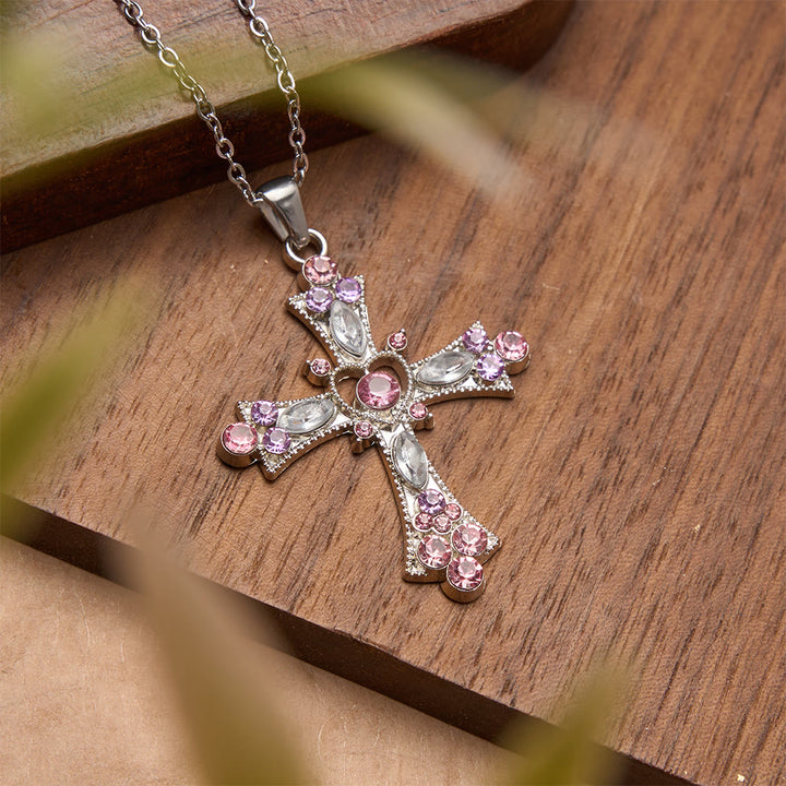 Christianartworkshop Zirkonkreuz-Halskette in Rosa- und Lilatönen mit Herzanhänger: Ein strahlendes Symbol der Liebe und Hingabe - image 6