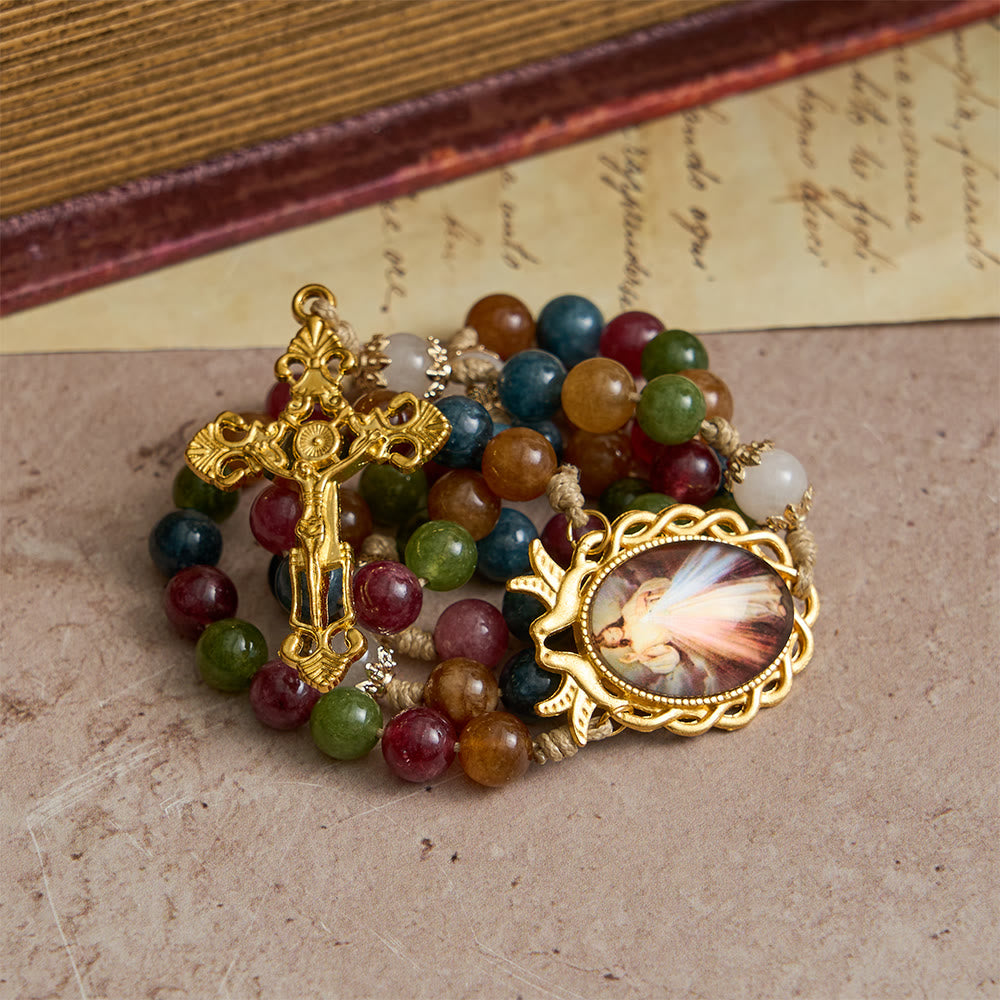 Bunte Rosenkranzkette aus Turmalinperlen mit quadratischem Symbol der Göttlichen Barmherzigkeit und goldenem Kruzifix von Christianartworkshop - image 3