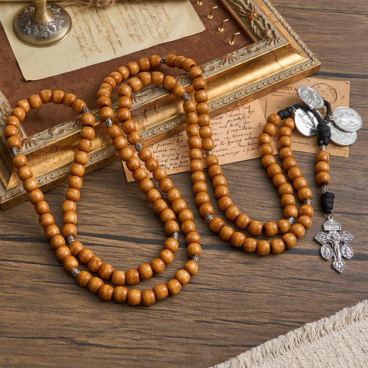 Christianartworkshop Traditioneller, rustikaler Rosenkranz aus Holz mit fünfzehn Gesätzen, St.-Benedikt-Medaille und Kruzifix - image 7