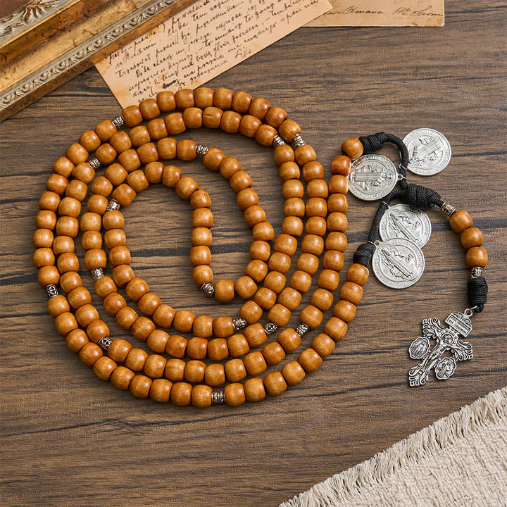 Christianartworkshop Traditioneller, rustikaler Rosenkranz aus Holz mit fünfzehn Gesätzen, St.-Benedikt-Medaille und Kruzifix - Der heilige Benedikt und das Kruzifix - image 0