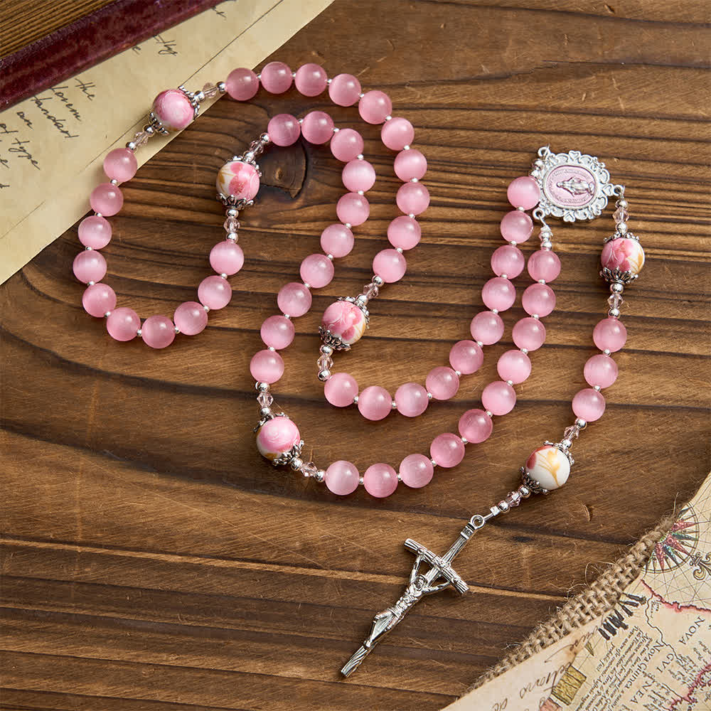 Christianartworkshop Eleganter rosa Rosenkranz mit Katzenaugenmotiv und floralen Marienverehrungsmotiven - image 3