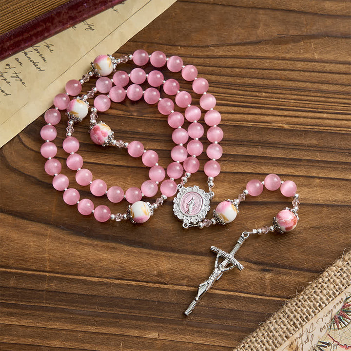 Christianartworkshop Eleganter rosa Rosenkranz mit Katzenaugenmotiv und floralen Marienverehrungsmotiven - Unsere Liebe Frau und das Kruzifix - image 0