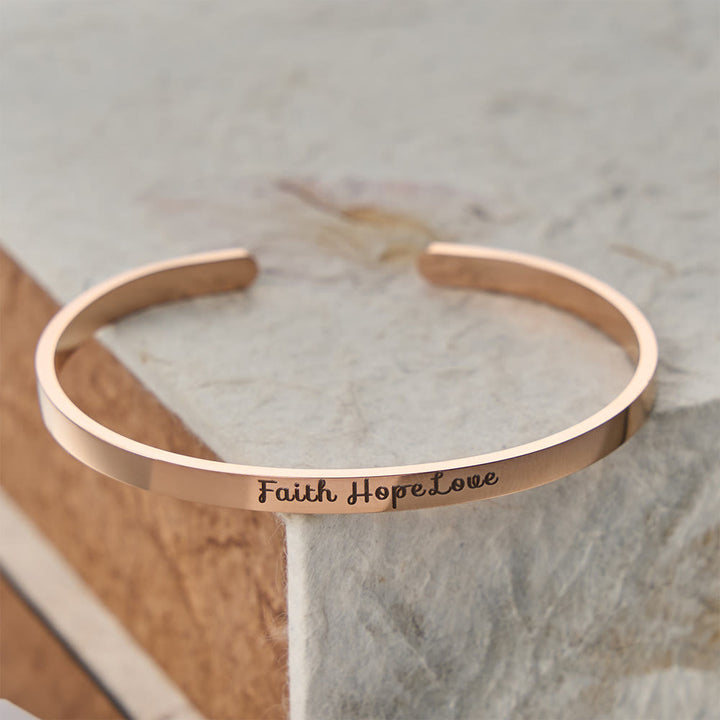 Christianartworkshop Graviertes, verstellbares Armband mit den Motiven Glaube, Hoffnung und Liebe: Ein Symbol göttlicher Tugenden - Roségold - image 4