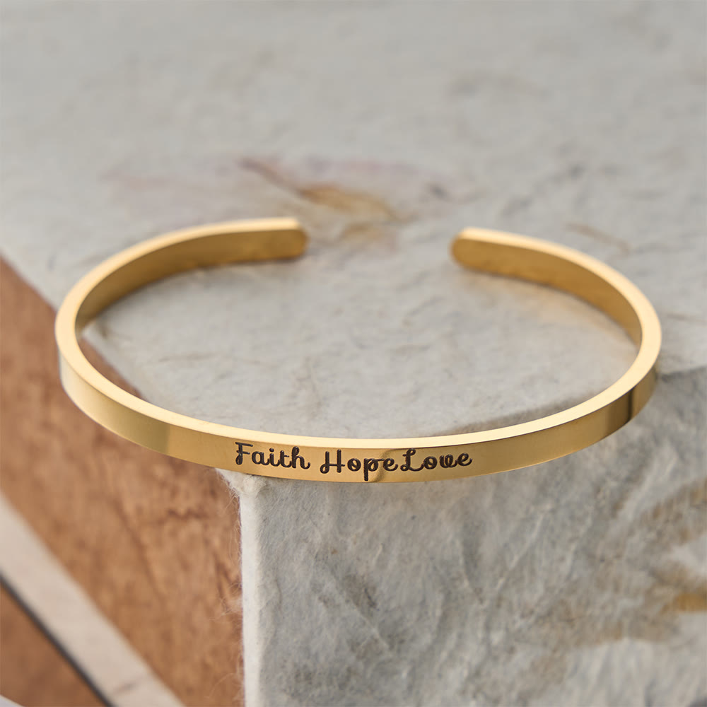 Christianartworkshop Graviertes, verstellbares Armband mit den Motiven Glaube, Hoffnung und Liebe: Ein Symbol göttlicher Tugenden - Golden - image 2