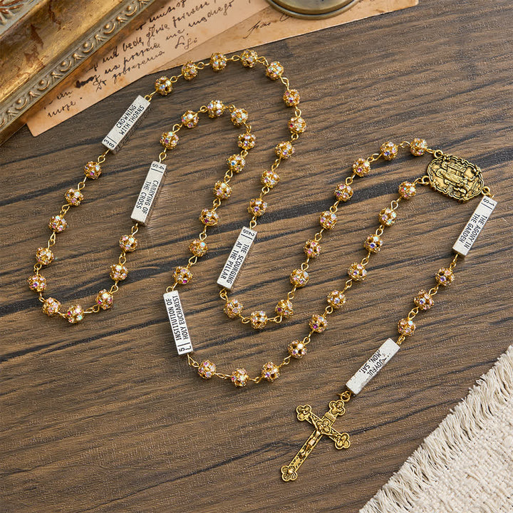 Christianartworkshop Sechsblättriger Rosenkranz mit goldenen Strasssteinen und dem Motiv Unserer Lieben Frau von Fatima - image 4
