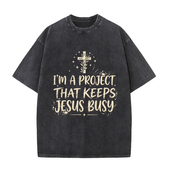 Christianartworkshop Ich bin ein Projekt, das Jesus beschäftigt – Lustiges Glaubenszitat – Gewaschenes Unisex-T-Shirt - Schwarz - 5XL - image 0