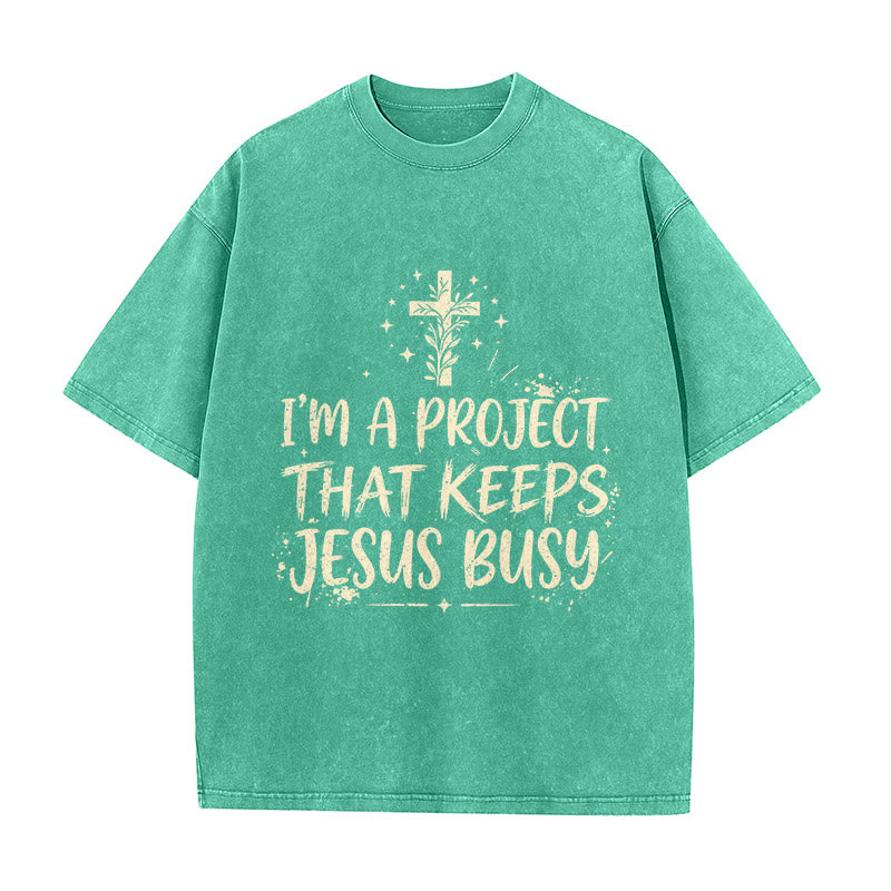 Christianartworkshop Ich bin ein Projekt, das Jesus beschäftigt – Lustiges Glaubenszitat – Gewaschenes Unisex-T-Shirt - Grün - 5XL - image 4