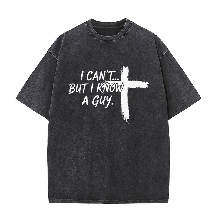 Christianartworkshop Ich kann nicht, aber ich kenne da jemanden – lustiges Glaubenszitat mit Pinselstrichkreuz auf gewaschenem T-Shirt - Schwarz - 5XL - image 1
