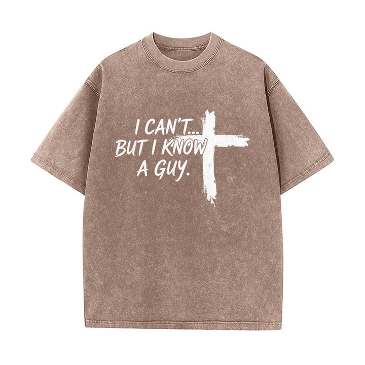 Christianartworkshop Ich kann nicht, aber ich kenne da jemanden – lustiges Glaubenszitat mit Pinselstrichkreuz auf gewaschenem T-Shirt - Braun - 5XL - image 4