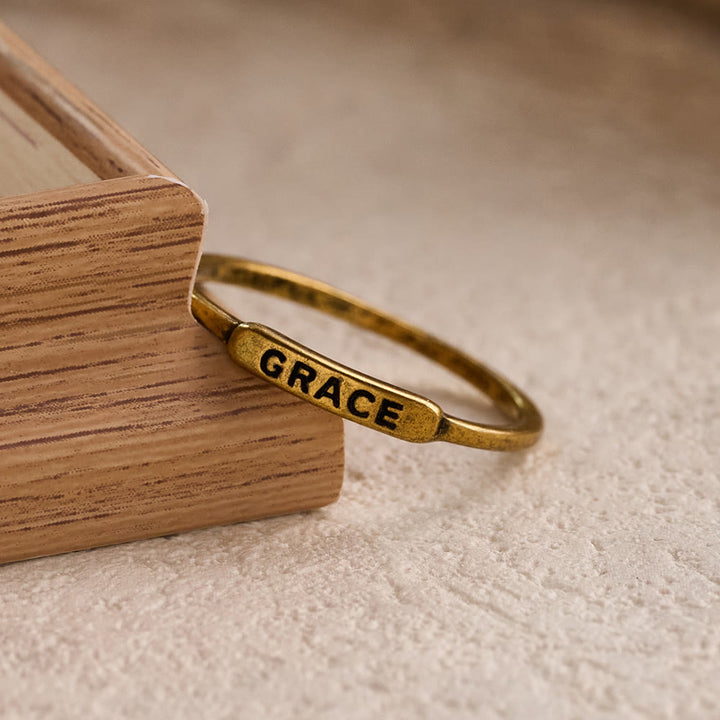 Christianartworkshop Elegantes, stapelbares Ring-Set mit eingraviertem Text BLESSED/FAITH/HOPE: Ein Symbol stiller Hingabe - image 10