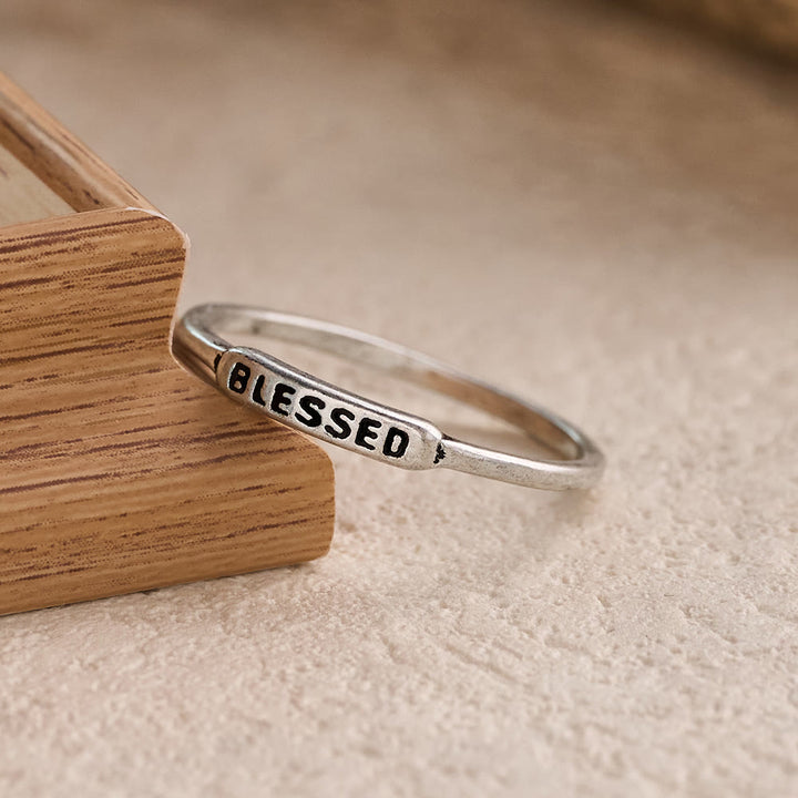 Christianartworkshop Elegantes, stapelbares Ring-Set mit eingraviertem Text BLESSED/FAITH/HOPE: Ein Symbol stiller Hingabe - image 6