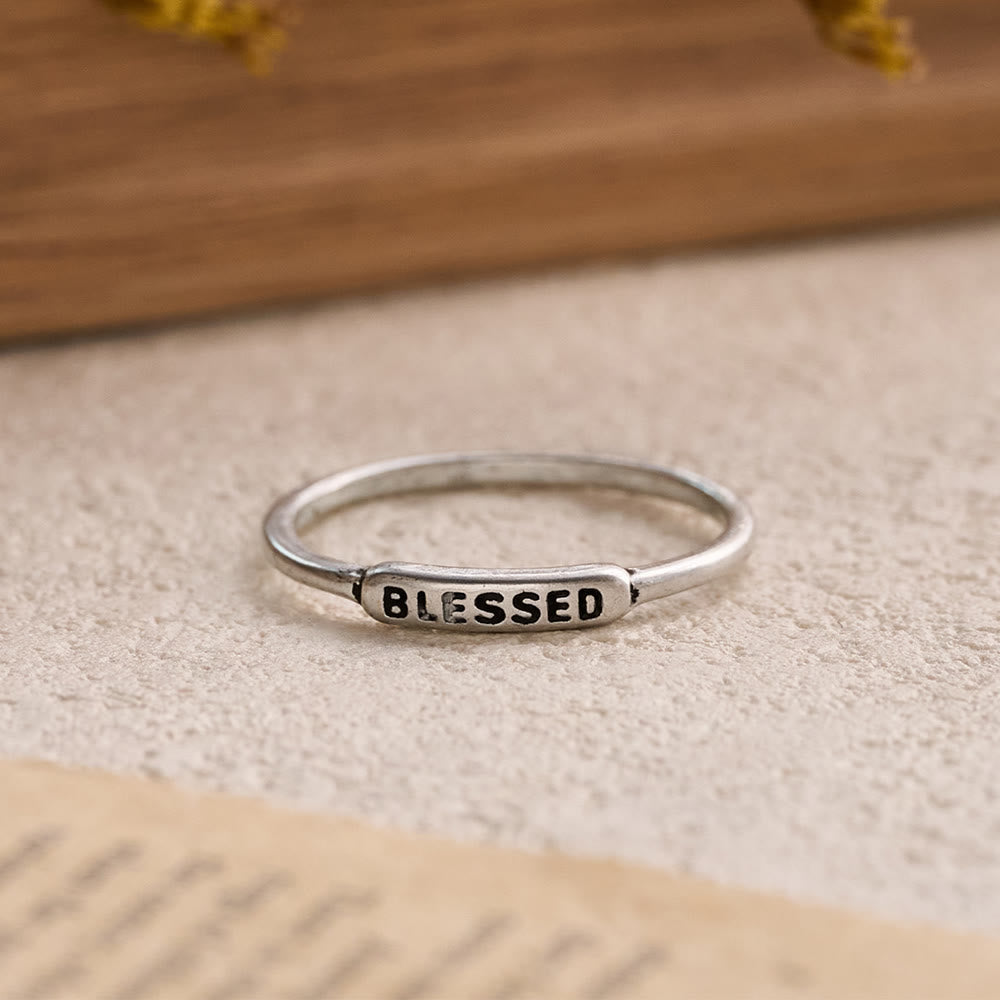 Christianartworkshop Elegantes, stapelbares Ring-Set mit eingraviertem Text BLESSED/FAITH/HOPE: Ein Symbol stiller Hingabe - image 5