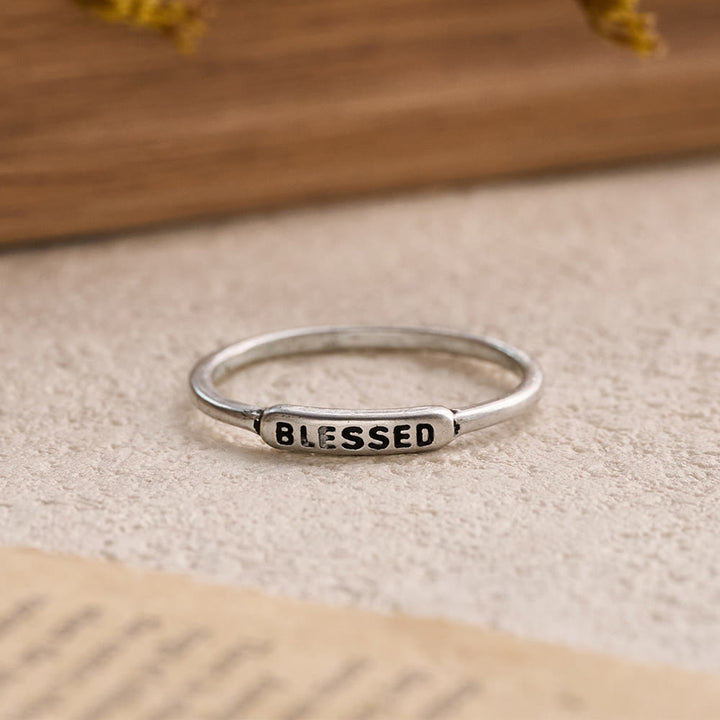 Christianartworkshop Elegantes, stapelbares Ring-Set mit eingraviertem Text BLESSED/FAITH/HOPE: Ein Symbol stiller Hingabe - image 5