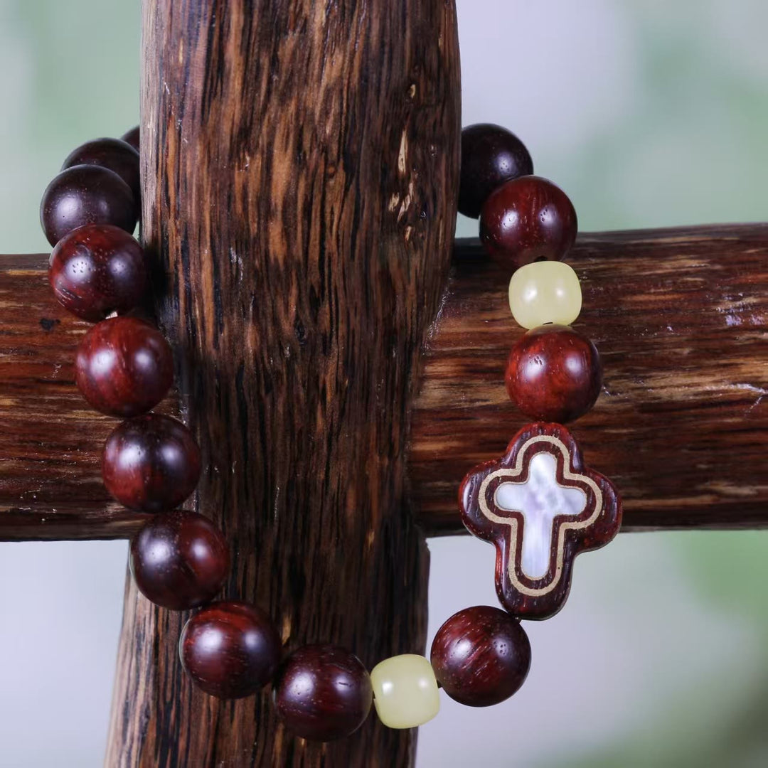 Christianartworkshop Armband mit Kreuzperlen aus Sandelholz und Perlmutt: Ein Symbol göttlicher Gelassenheit - 7,87 Zoll / 20 cm - image 0