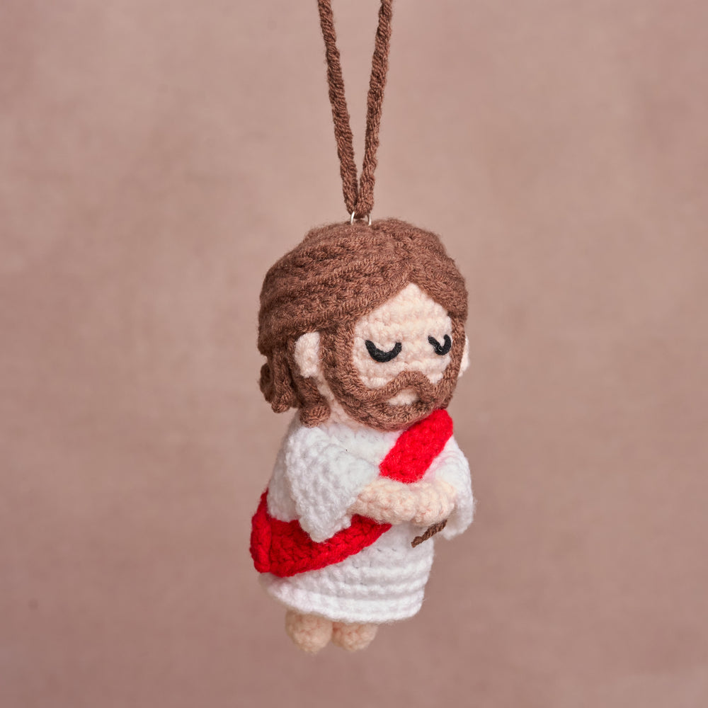 Christianartworkshop Handgefertigter gehäkelter Jesus-Amigurumi-Autoanhänger: Ein Symbol für göttlichen Trost - image 1