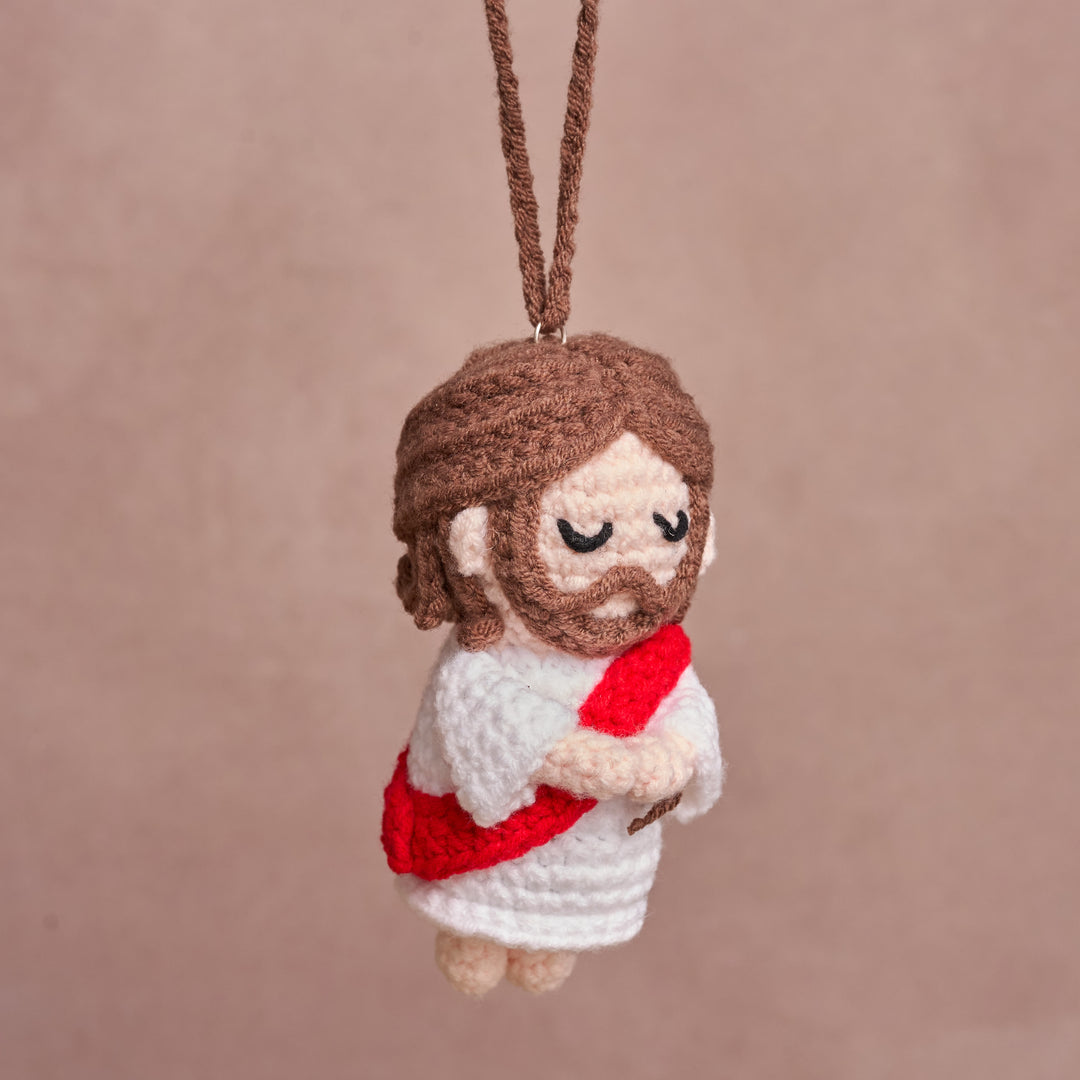 Christianartworkshop Handgefertigter gehäkelter Jesus-Amigurumi-Autoanhänger: Ein Symbol für göttlichen Trost - image 1