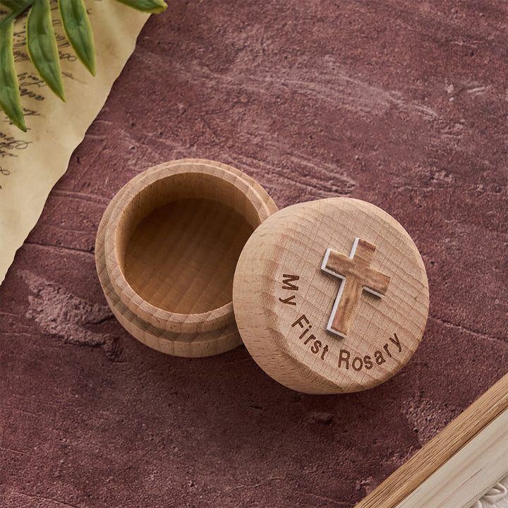 Christianartworkshop Meine erste Rosenkranz-Holz-Erinnerungsbox mit Kreuzemblem: Ein Symbol für heilige Anfänge - Braun - image 4