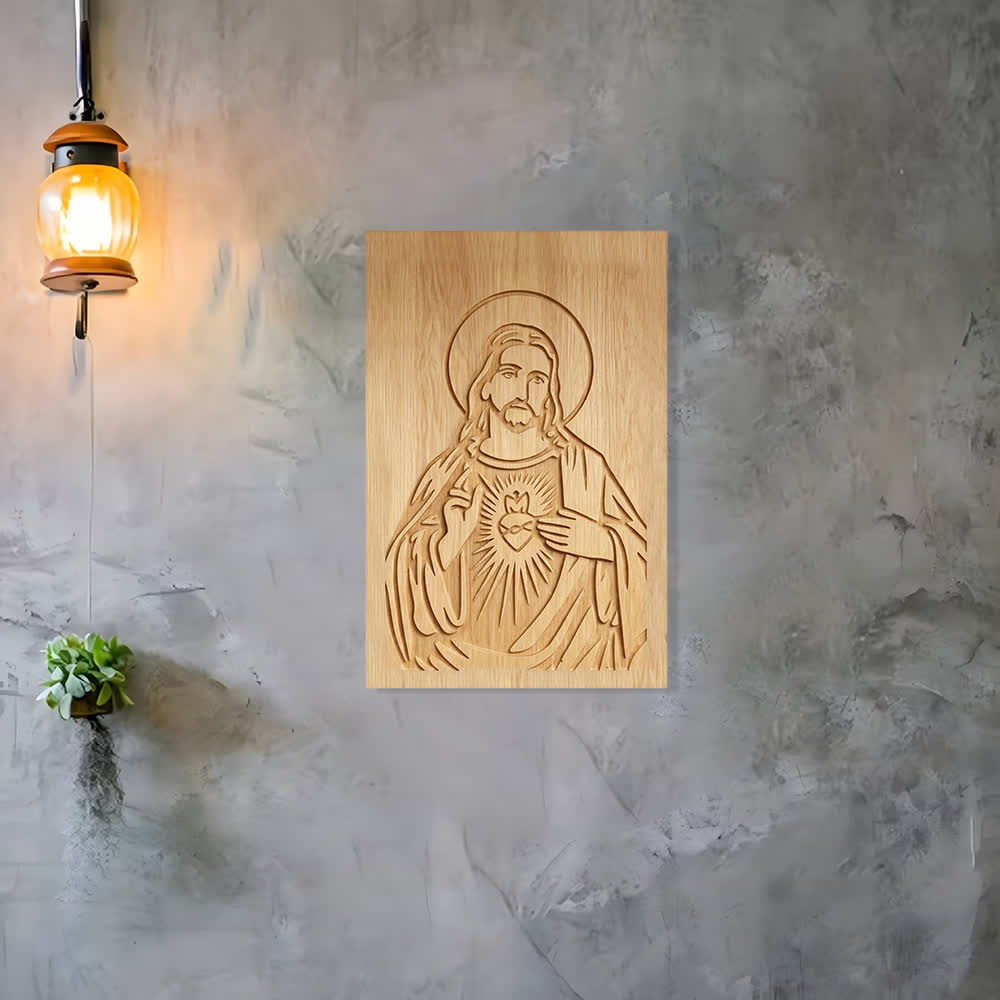 Rustikale Wanddekoration aus Holz mit Herz Jesu von Christianartworkshop für Zuhause - image 2