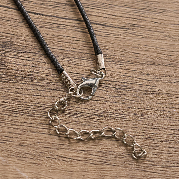 Christianartworkshop Drehbarer zweifarbiger Anhänger mit der St.-Benedikt-Medaille: Ein Symbol göttlichen Schutzes - image 5
