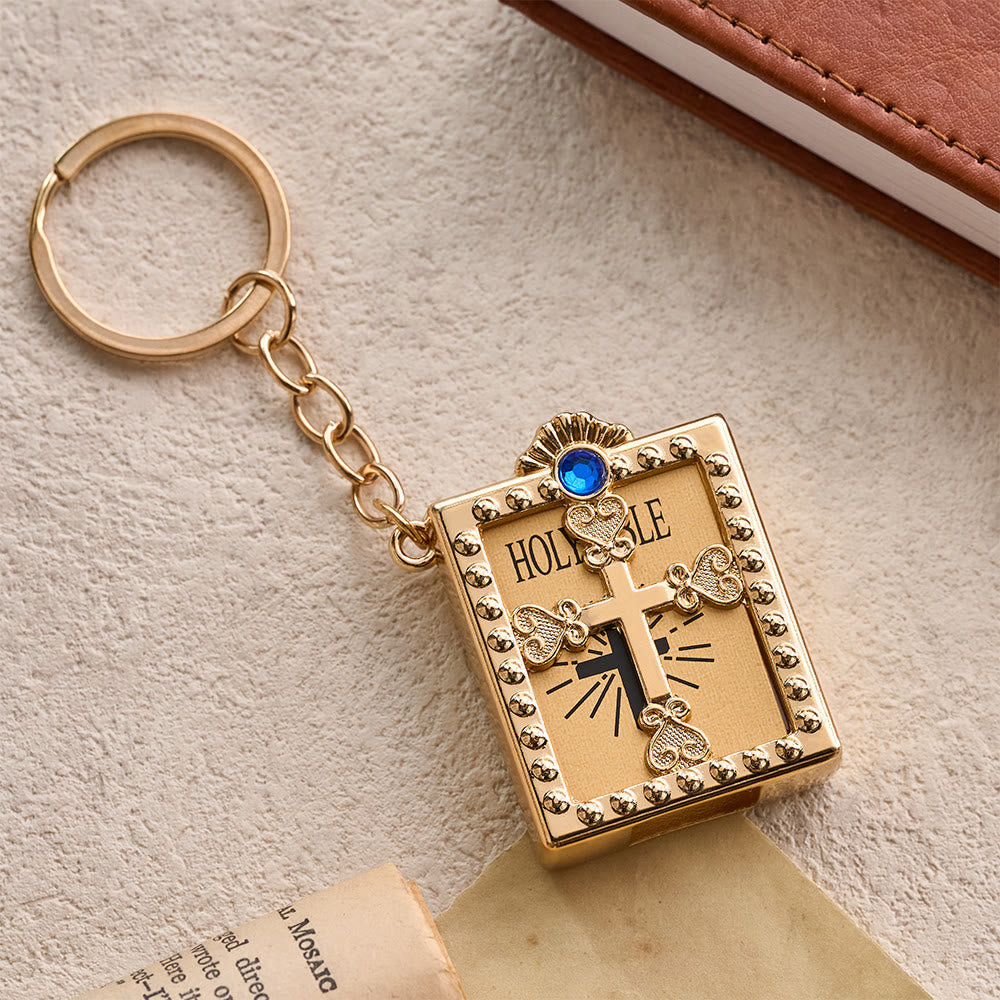 Christianartworkshop Mini-Bibel-Schlüsselanhänger mit hohlem Herz-Kreuz-Rahmen und eingelassenem Zirkonia: Ein Symbol der heiligen himmlischen Verheißung - Gold & Blau - image 4