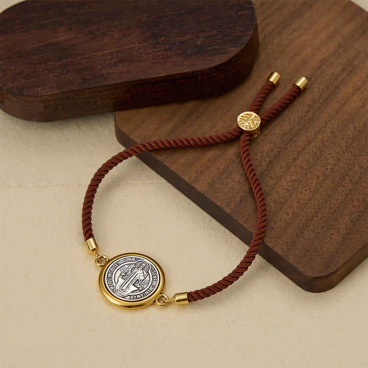 Christianartworkshop St. Benedikt-Medaille Armband aus geflochtener Kordel in verschiedenen Farben: Ein Symbol göttlichen Schutzes - Braun - image 4