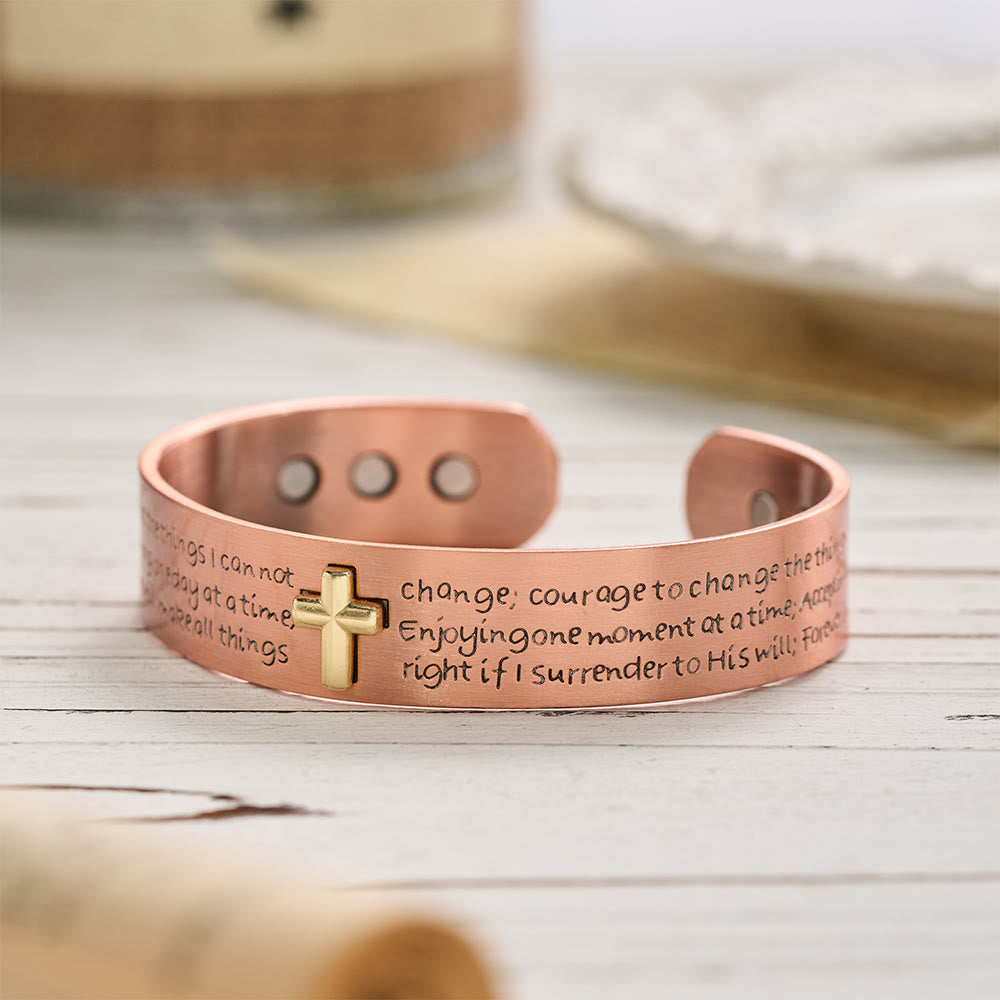 Christianartworkshop Kupferarmband mit graviertem Gelassenheitsgebet und eingelegtem Goldkreuz: Ein Symbol friedvoller Hingabe - image 5