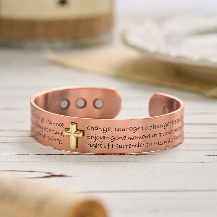 Christianartworkshop Kupferarmband mit graviertem Gelassenheitsgebet und eingelegtem Goldkreuz: Ein Symbol friedvoller Hingabe - image 5