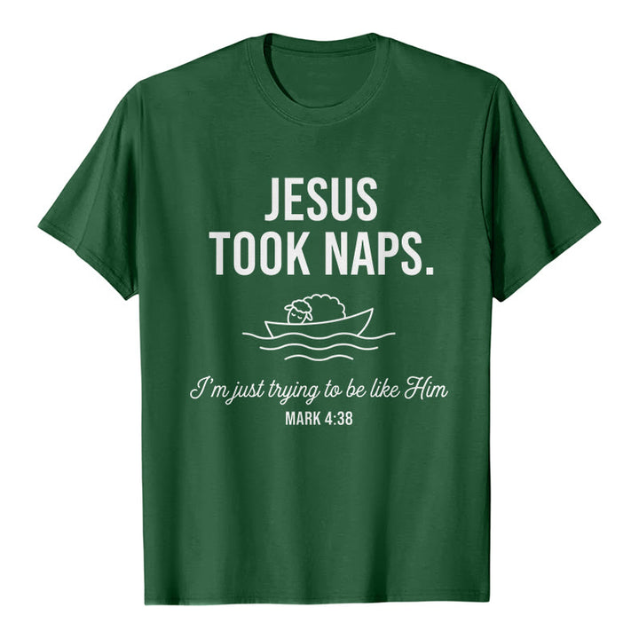 Christianartworkshop Lustiges Glaubenszitat: Schlafendes Lamm auf einem Boot – Minimalistisches Grafikdesign, Premium-Kurzarm-T-Shirt - Dunkelgrün - 2XL - image 6