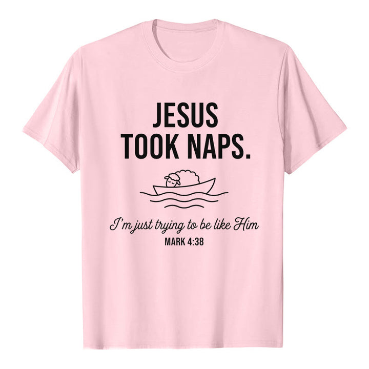 Christianartworkshop Lustiges Glaubenszitat: Schlafendes Lamm auf einem Boot – Minimalistisches Grafikdesign, Premium-Kurzarm-T-Shirt - Rosa - 2XL - image 3