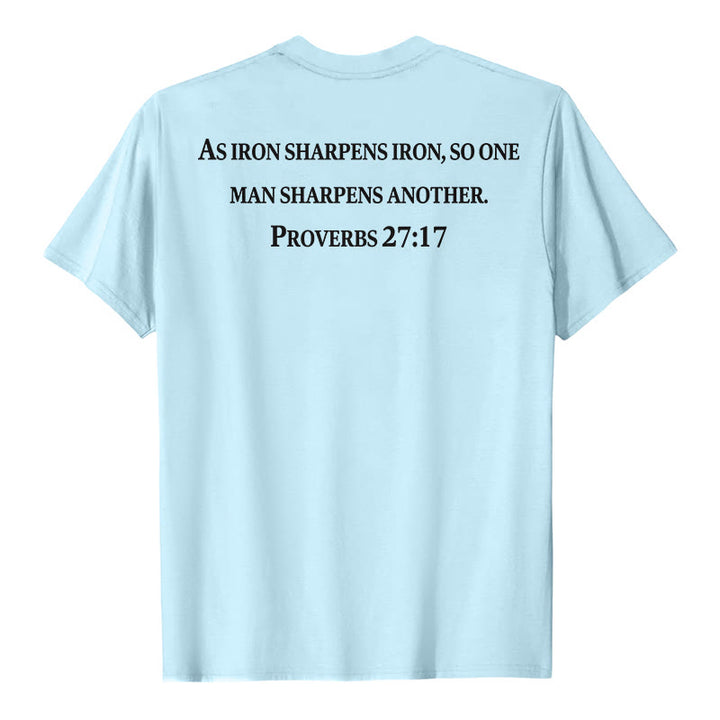 Christianartworkshop Wie Eisen Eisen schärft (Sprüche 27,17) – Premium-T-Shirt mit gekreuztem Bibelvers auf der Vorderseite, gekreuztem Rücken und kurzen Ärmeln - image 23