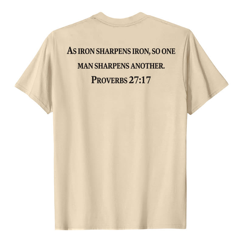 Christianartworkshop Wie Eisen Eisen schärft (Sprüche 27,17) – Premium-T-Shirt mit gekreuztem Bibelvers auf der Vorderseite, gekreuztem Rücken und kurzen Ärmeln - image 26