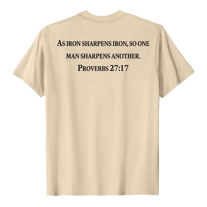 Christianartworkshop Wie Eisen Eisen schärft (Sprüche 27,17) – Premium-T-Shirt mit gekreuztem Bibelvers auf der Vorderseite, gekreuztem Rücken und kurzen Ärmeln - image 26