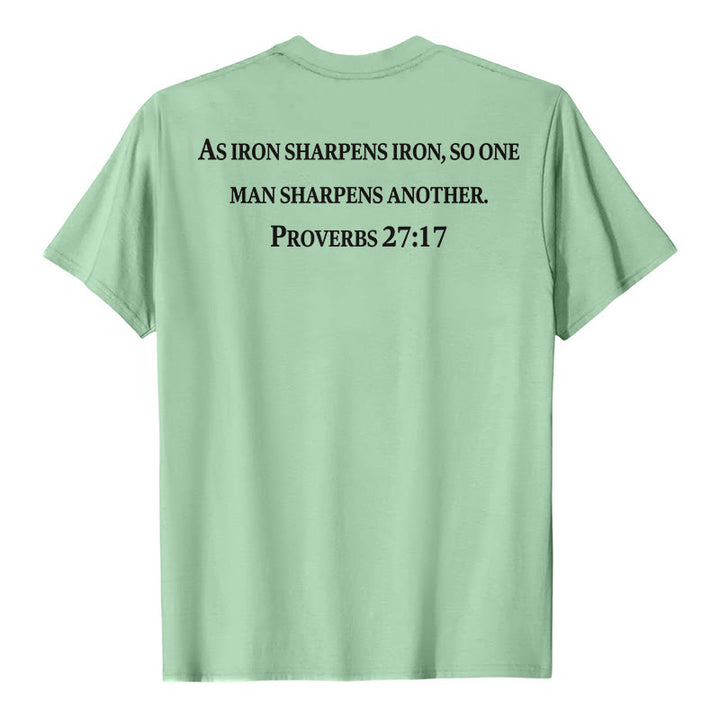 Christianartworkshop Wie Eisen Eisen schärft (Sprüche 27,17) – Premium-T-Shirt mit gekreuztem Bibelvers auf der Vorderseite, gekreuztem Rücken und kurzen Ärmeln - image 17