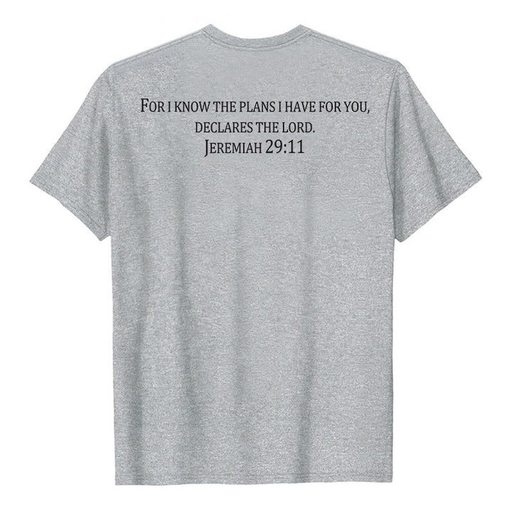 Christianartworkshop Denn ich kenne die Pläne, die ich für euch habe (Jeremia 29,11). Premium-T-Shirt mit kurzem Ärmel und Kreuz auf der Vorderseite, Bibelvers auf der Rückseite und Kreuz. - image 8