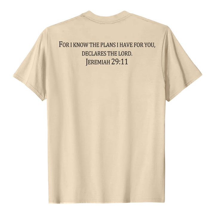 Christianartworkshop Denn ich kenne die Pläne, die ich für euch habe (Jeremia 29,11). Premium-T-Shirt mit kurzem Ärmel und Kreuz auf der Vorderseite, Bibelvers auf der Rückseite und Kreuz. - image 26