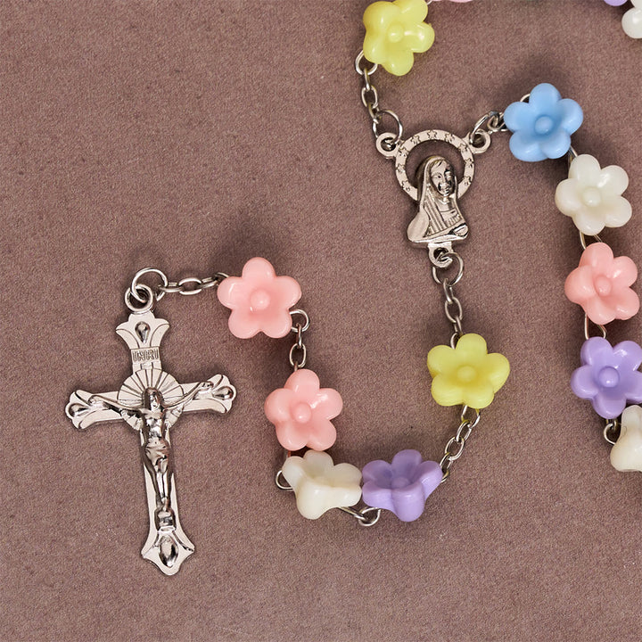 Christianartworkshop Rosenkranz aus massiven, fünfblättrigen, blütenförmigen Perlen mit geprägter Marienmedaille und detailliertem antiken Kruzifix - image 4