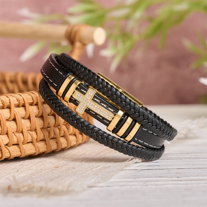 Christianartworkshop Mehrlagiges geflochtenes Lederarmband mit Zirkonia-Kreuz und dreifarbigem Metall-Zwischenstück - image 5
