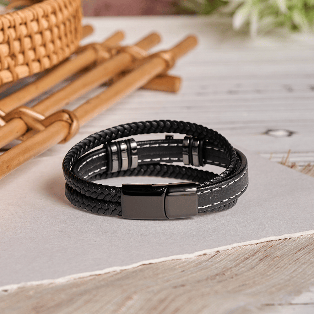 Christianartworkshop Mehrlagiges geflochtenes Lederarmband mit Zirkonia-Kreuz und dreifarbigem Metall-Zwischenstück - image 3