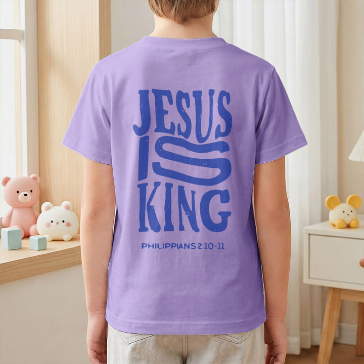 Christianartworkshop „Jesus ist König“ Philipper 2,10-11 Kinder-T-Shirt mit kurzen Ärmeln und auffälligem Aufdruck in abgenutzter, fetter Schrift auf Vorder- und Rückseite - image 52